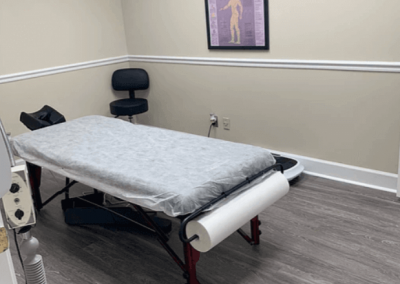 Le-Reve-Spinal-Care-Examination-Room
